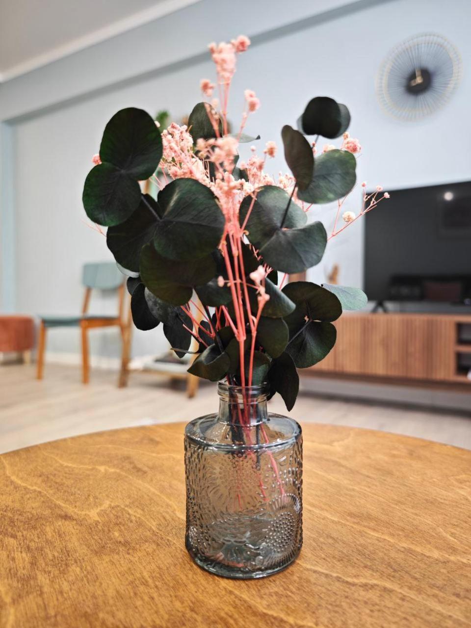 Mid-Century Charm Apartments В Центре Алматы Zewnętrze zdjęcie