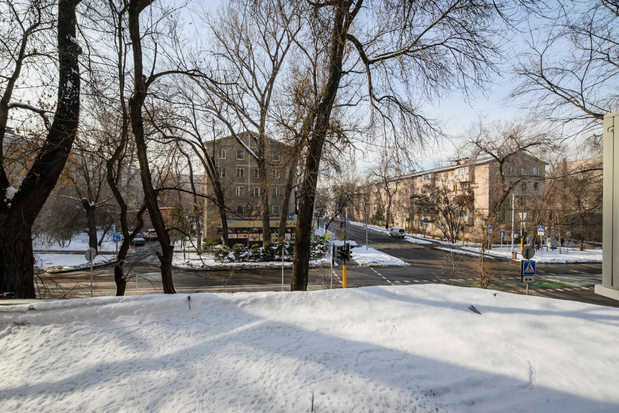 Mid-Century Charm Apartments В Центре Алматы Zewnętrze zdjęcie